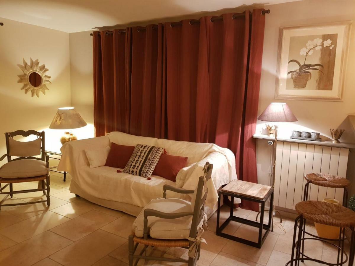 Appartamento Le Jas Des Parpaillous LʼIsle-sur-la-Sorgue Esterno foto